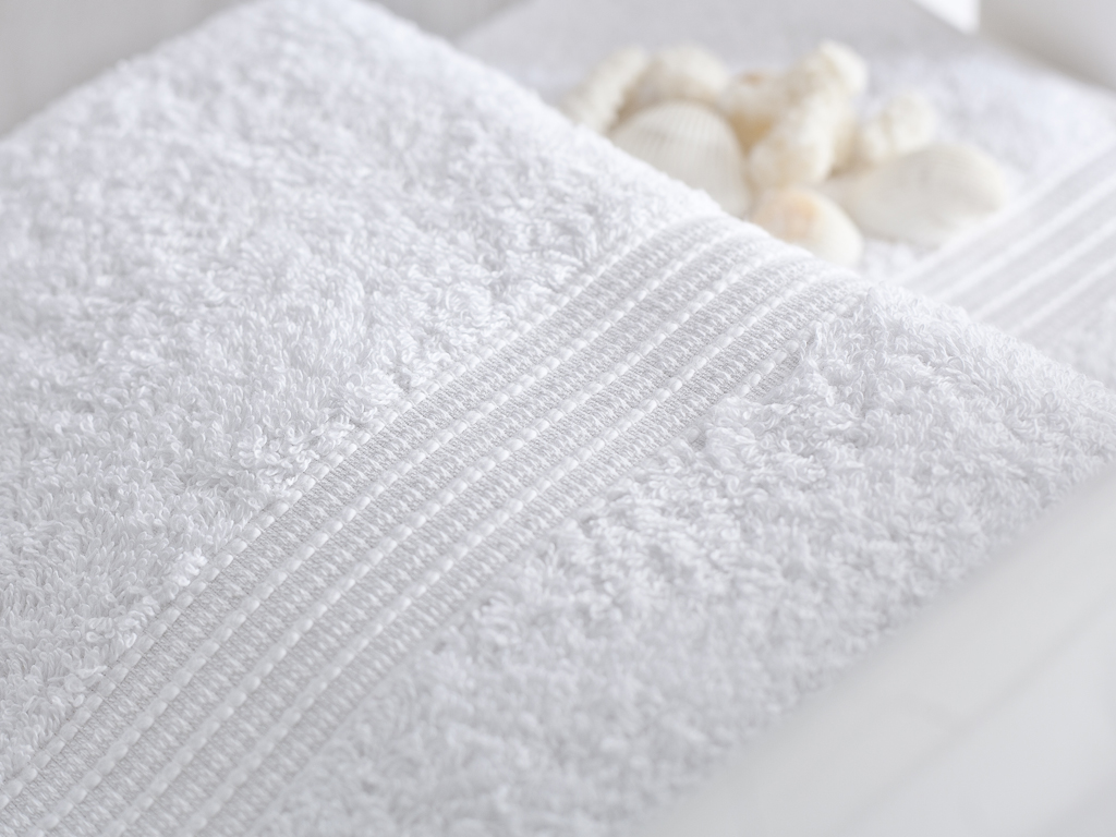 Pure Basic BATH TOWEL 100x150 Cm. White
