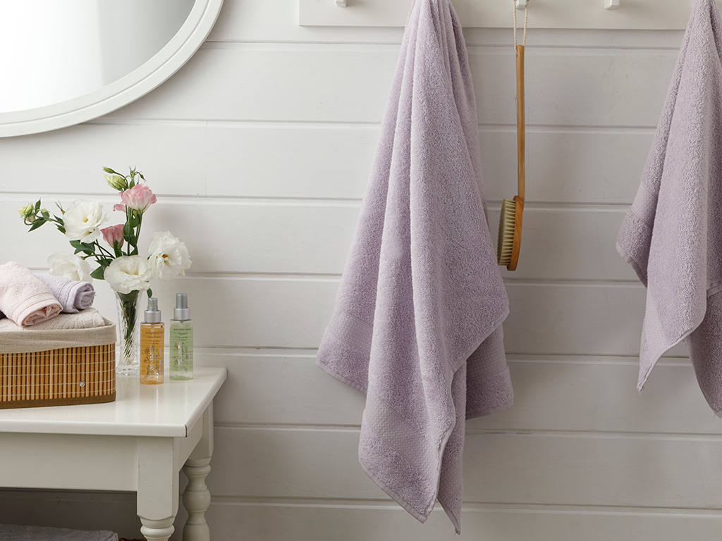 Pure Basic BATH TOWEL 70x140 Cm. Lilac