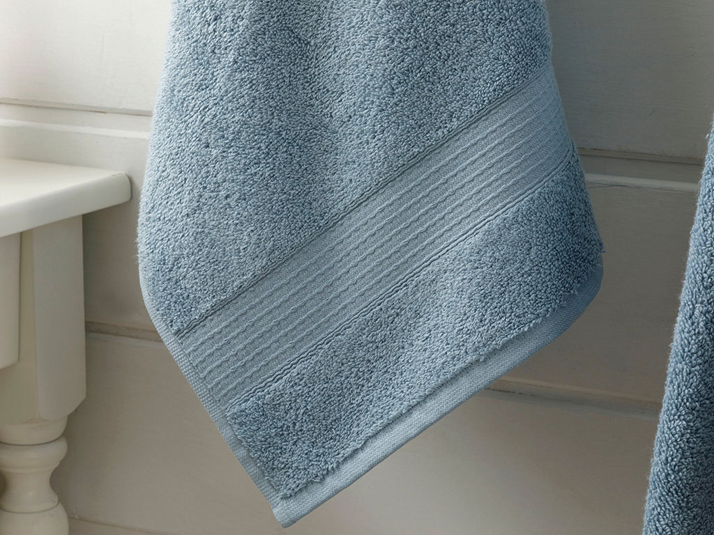 Pure Basic BATH TOWEL 70x140 Cm Light Indigo