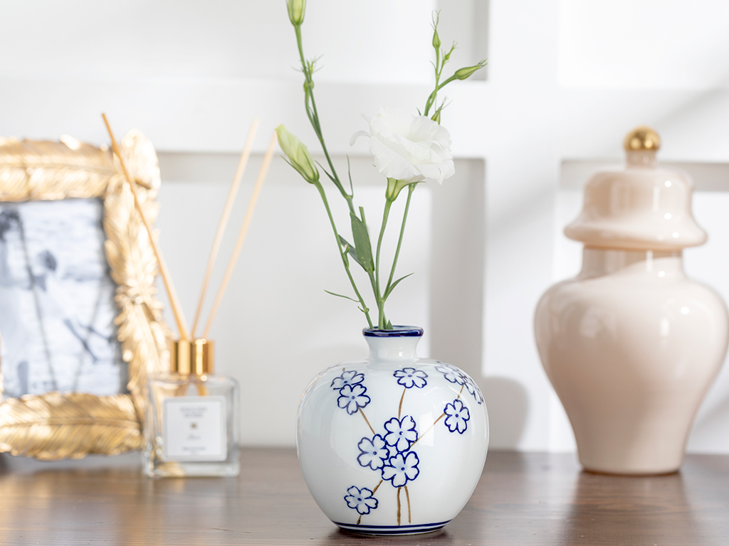 Sakura Porcelain Vase 7,5x7,1x7,0 Cm Blue-white