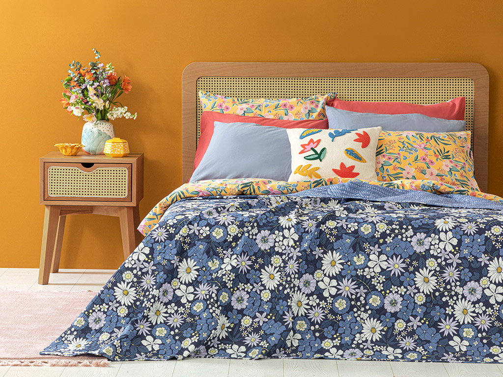 Sweet Daisies Double Person MULTI-PURPOSED QUILT 200x220 Cm Blue.