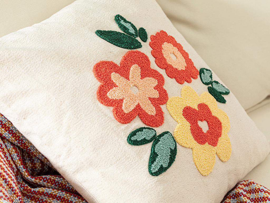 Fleurs Punch Embroidered Cover Throw Pillows 45x45 Cm Natural