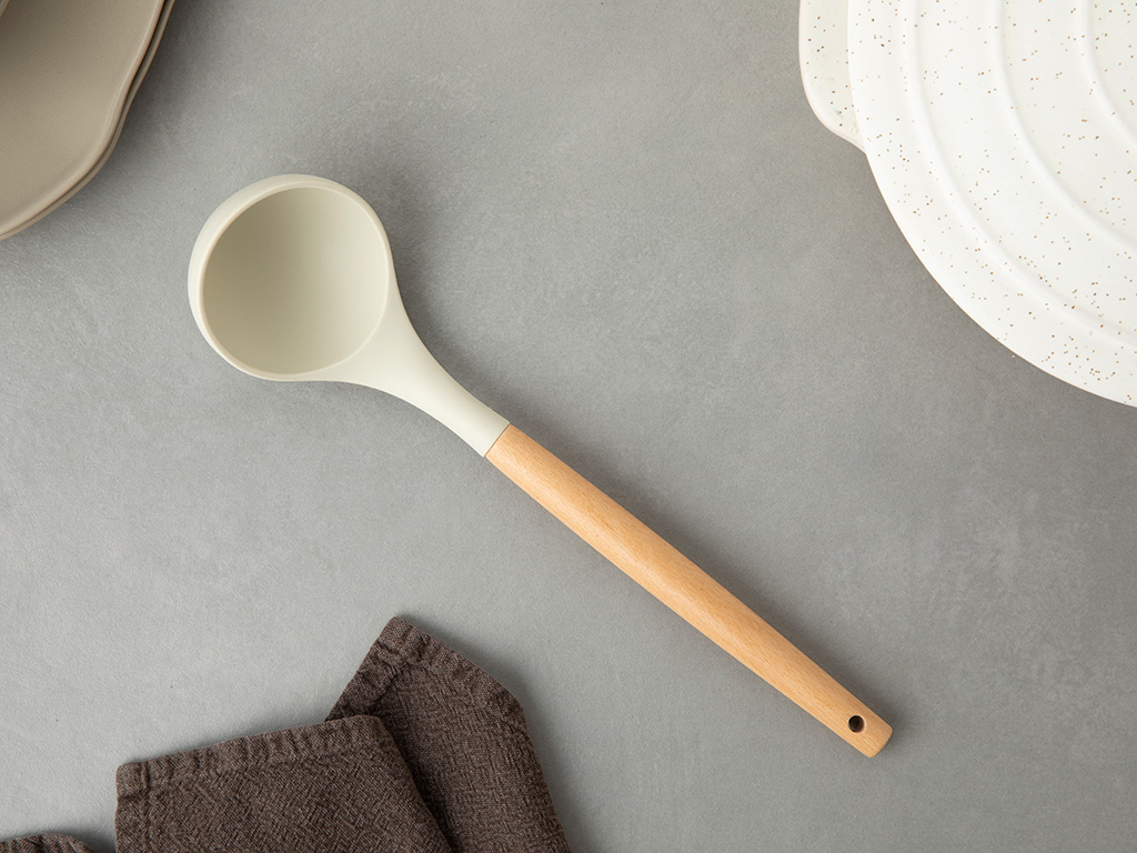 Liana Silicon Soup Ladle 28 Cm Cream