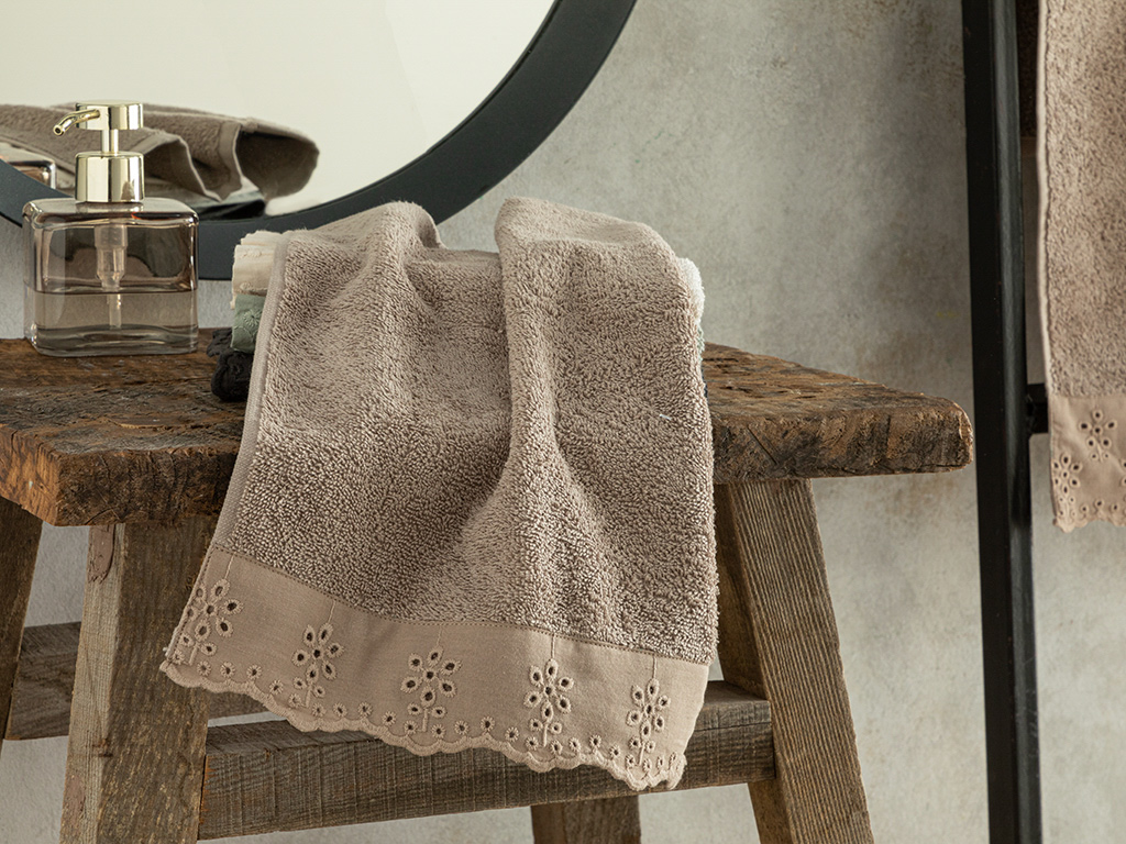 Lilian Cotton Brode Hand Towel 30x40 Cm Beige