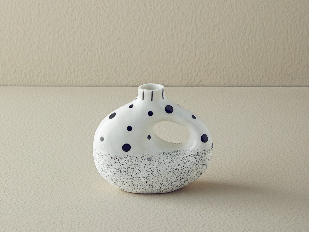 Dotsy Stoneware Vase 13x7.5x12.5 Cm White