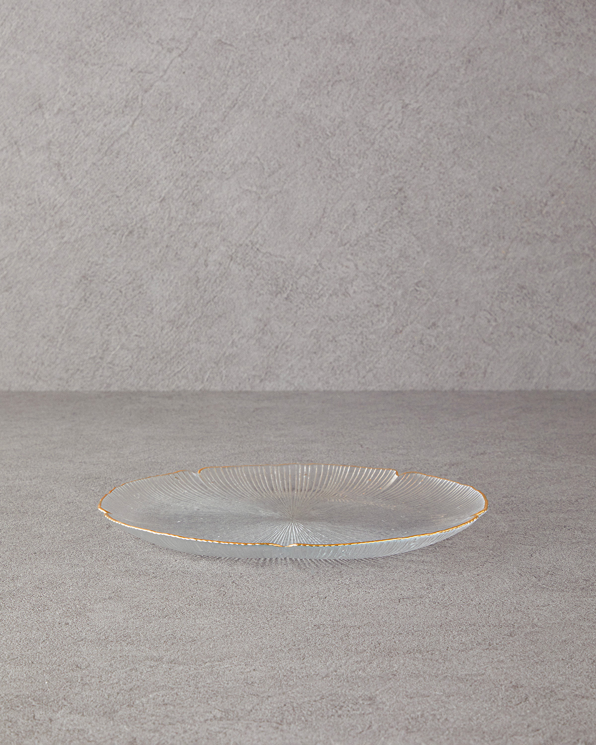 Siana Glass Serving Plate 28 Cm Gold