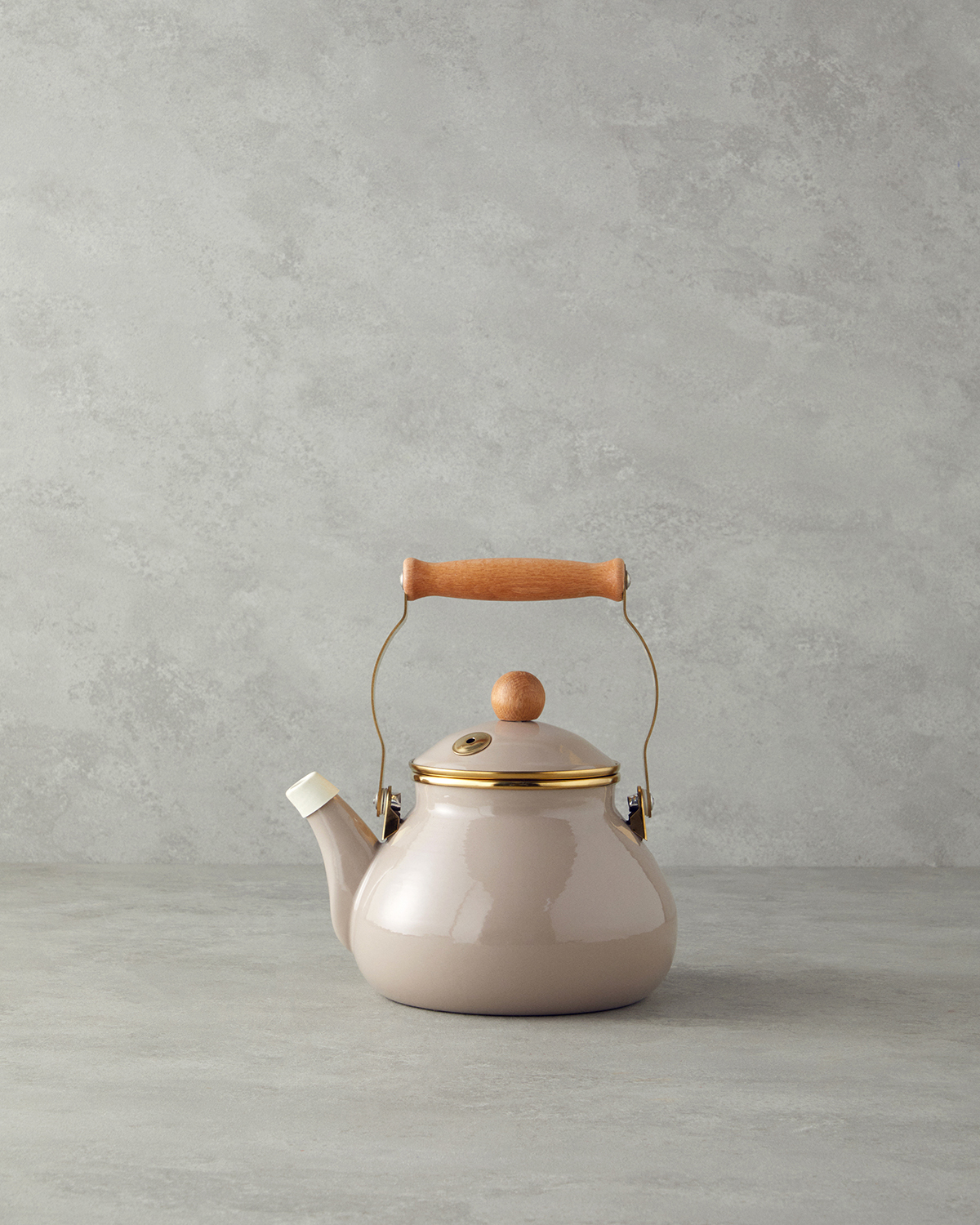 Perro Enamel Tea Pot 2 Litre Beige