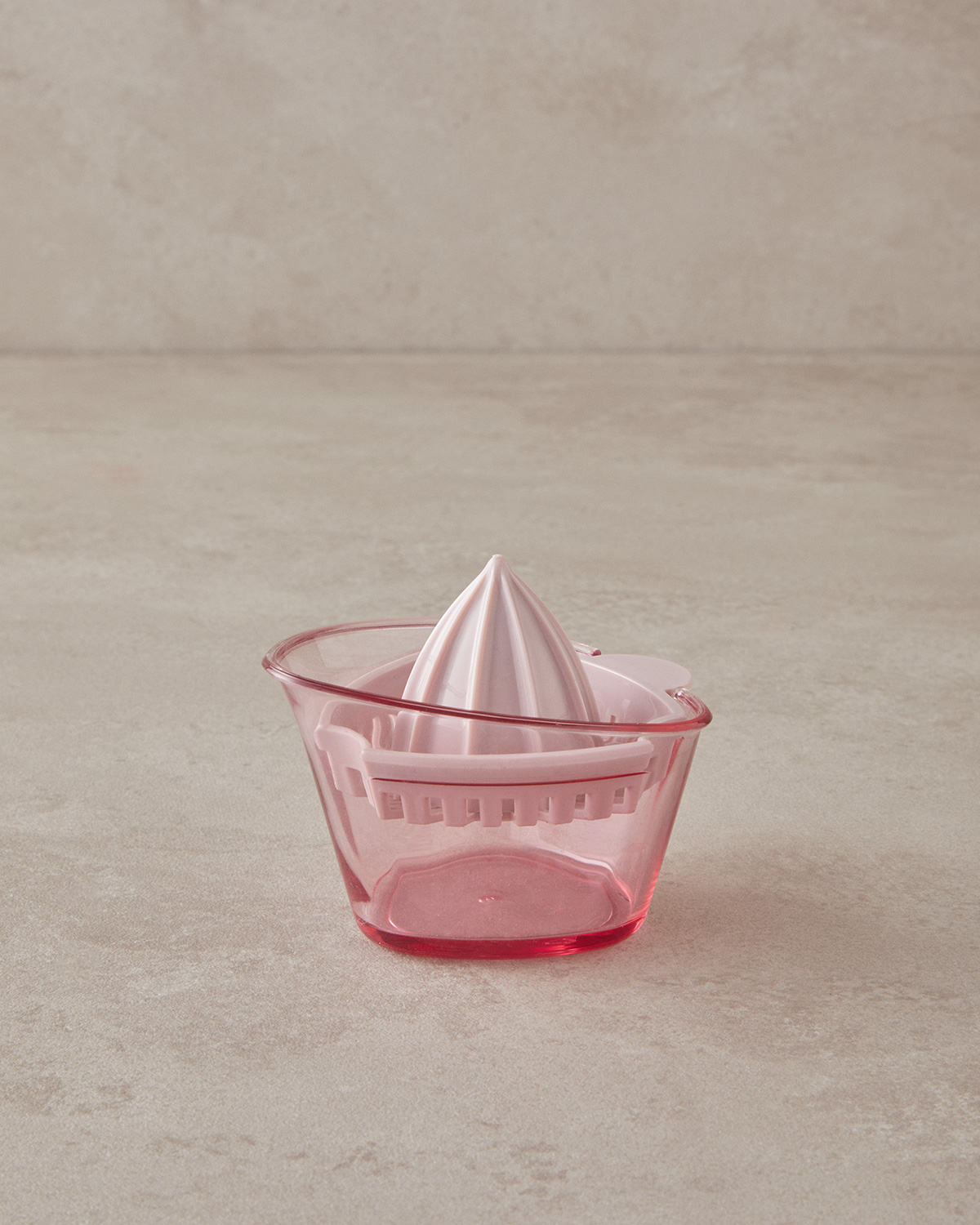 Arnie Plastic Lemon Squeezer 11,5x10x9 Cm Light Pink