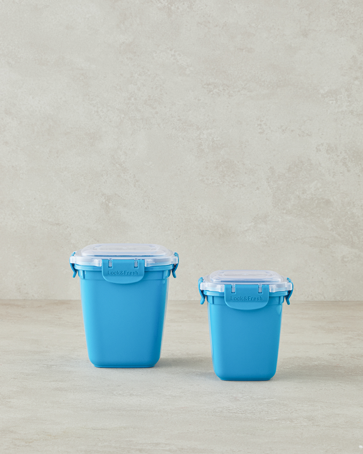 Master Lock Plastic 2 Pcs Storage Container 575 + 1075 Ml Blue